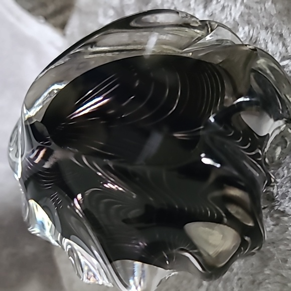 Magnum Neil Duman large signed glass paperweight
